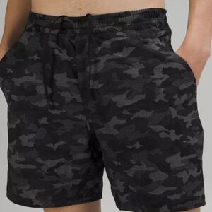 Lululemon Men Pace Breaker Short Lined Variegated Mesh Camo Black Gray sz L